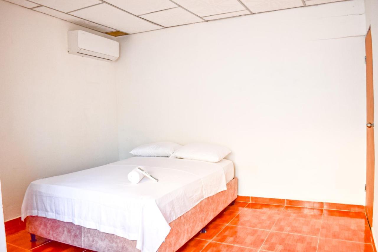Отель Cartagena Hostal Экстерьер фото